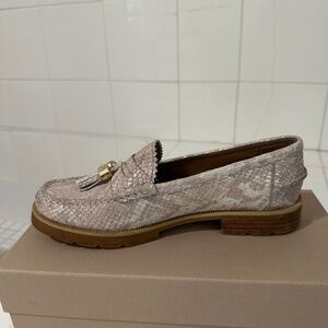 Donald Pliner Loafer